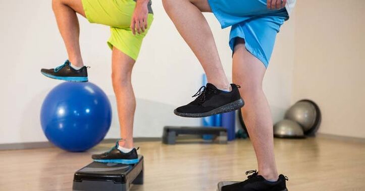 te takaro hakinakina ki te whakanui ake i te kaha